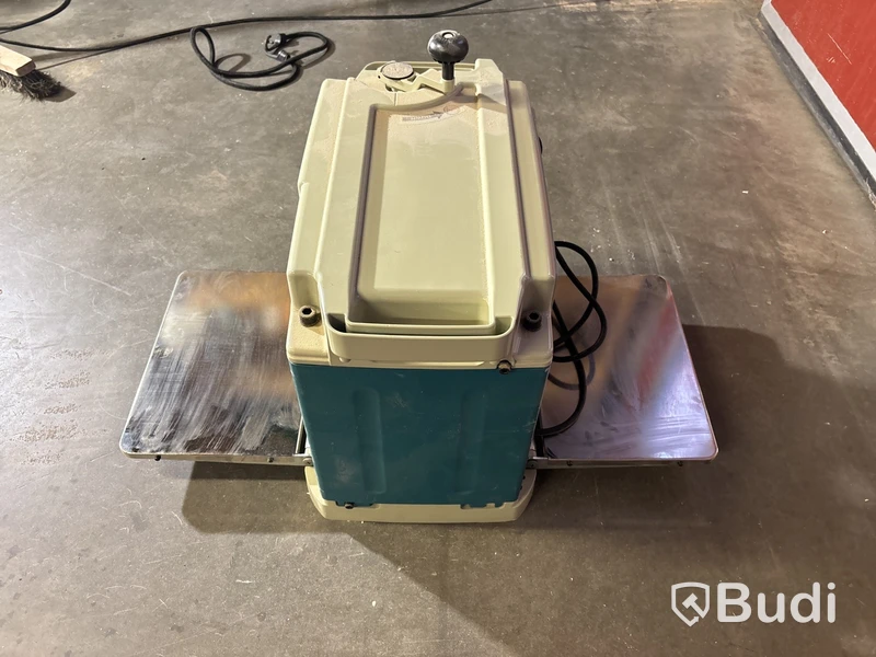 Planhyvel Makita 2012NB