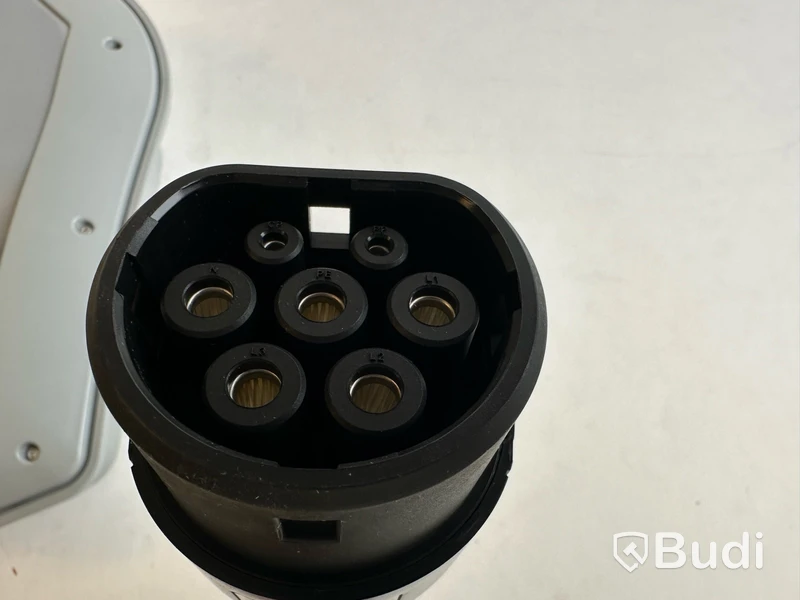 Laddbox Zappi V2 22kW svart med uttag inkl. HARVI och HUB.
