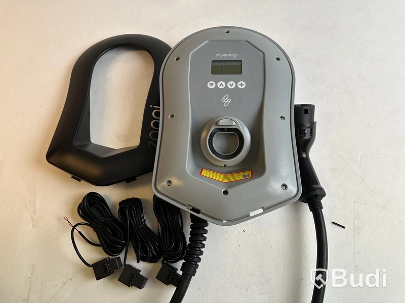 Laddbox Zappi V2 22kW svart med uttag inkl. HARVI och HUB.