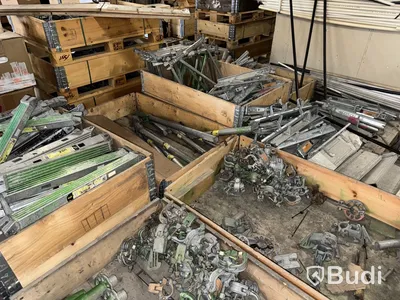 Stort parti byggställning Monzon aluminium samt Altrad/Layher stålställning (Se sista bilden)