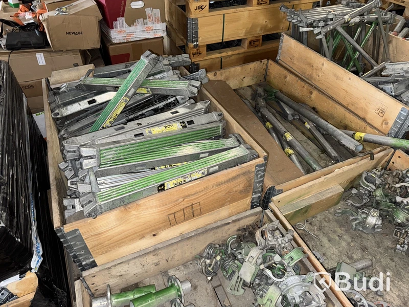 Stort parti byggställning Monzon aluminium samt Altrad/Layher stålställning (Se sista bilden)