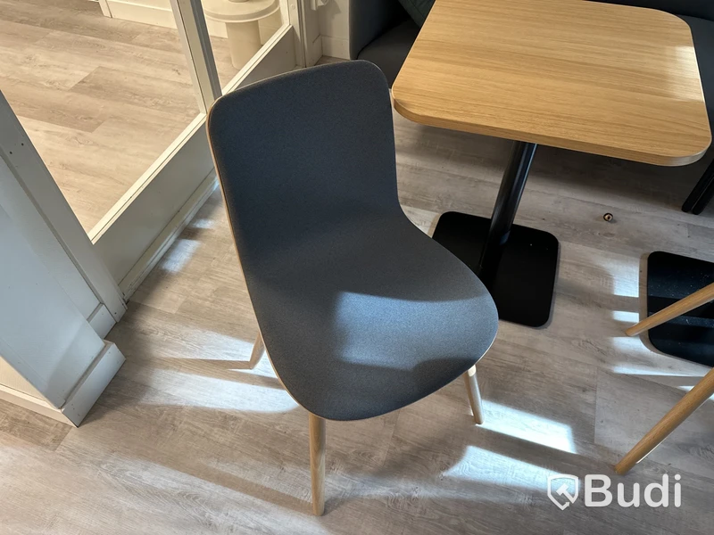 Soffa, 3 st. Bord och 3 st. Stolar