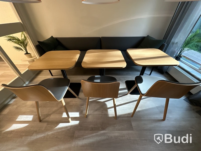 Soffa, 3 st. Bord och 3 st. Stolar