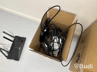 Stort parti med monteringsmaterial för solceller