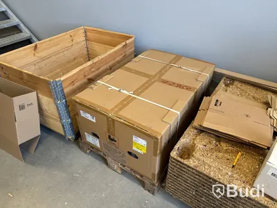 Stort parti med monteringsmaterial för solceller