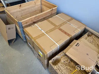 Stort parti med monteringsmaterial för solceller