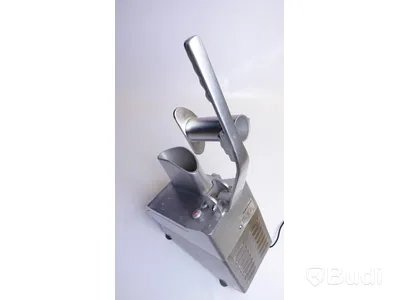Grönsaksskärare med tillbehör. Model VC60 MS