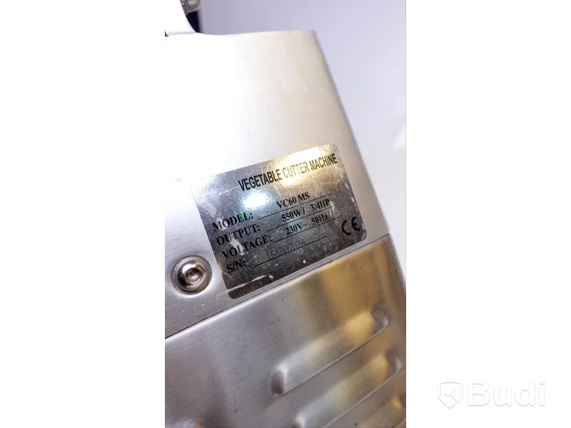 Grönsaksskärare med tillbehör. Model VC60 MS