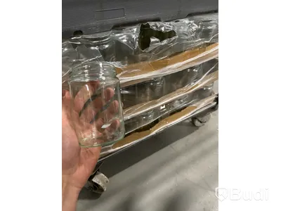 Glasflaskor och glasburkar