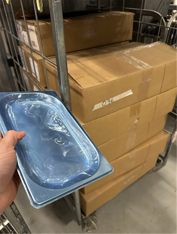 1/4-20 GN kuvet. Stort parti små bleck till ugn