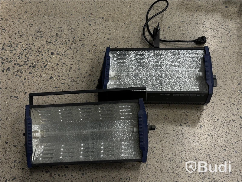 2 st 1500W Strob. Showtec Titan