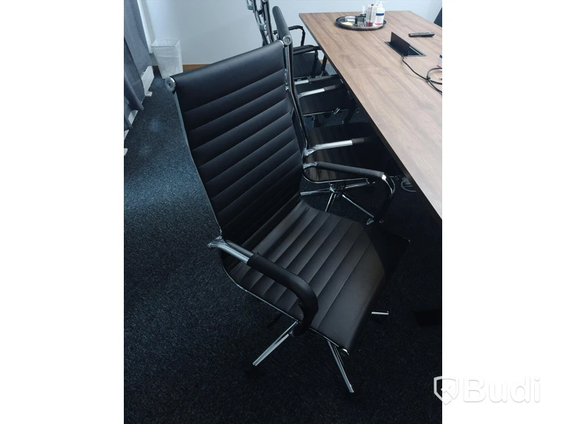 Konferensbord med 8 st stolar