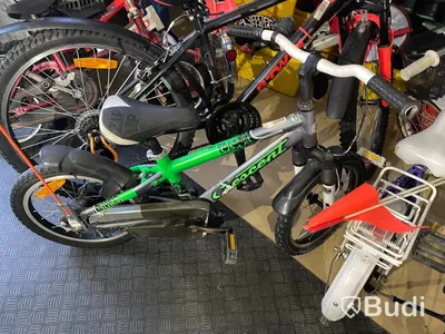 18 st Cyklar olika märken och storlekar, vissa springscyklar