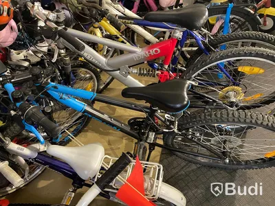 18 st Cyklar olika märken och storlekar, vissa springscyklar