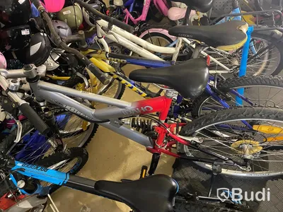 18 st Cyklar olika märken och storlekar, vissa springscyklar