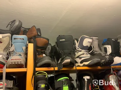 Ca 20st par Snowboard-skor begagnade, Övre hyllplan