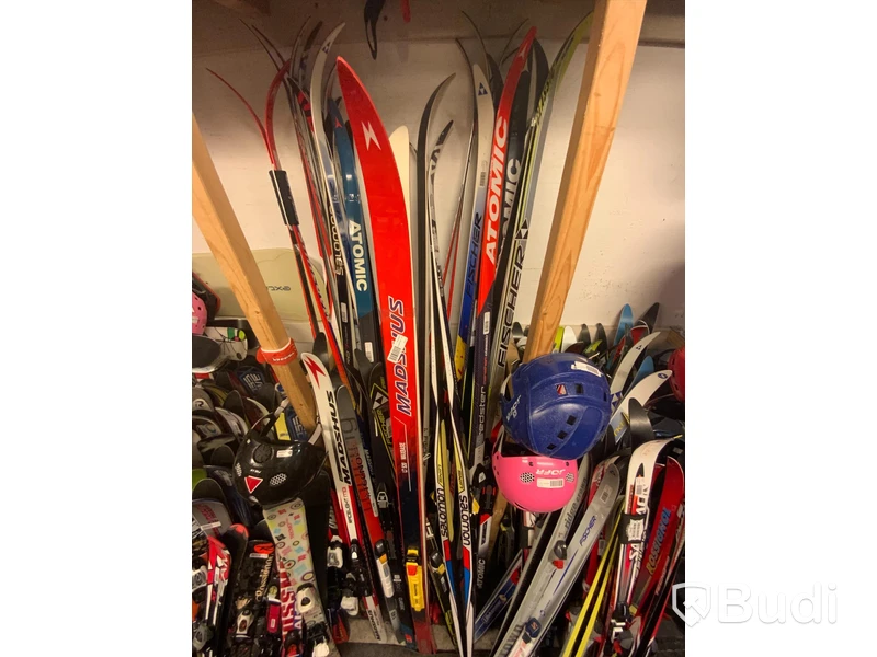 Ca 26st begagnade längdskidor för junior och vuxen