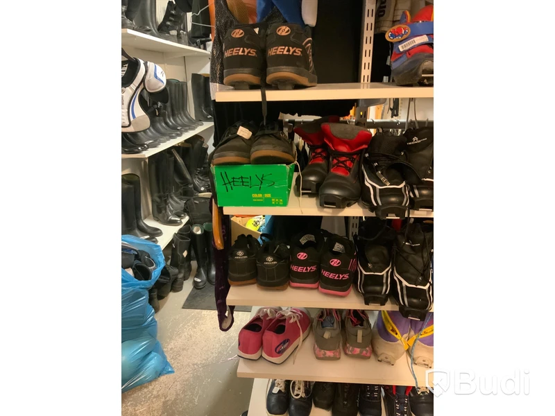 6st par Heelys olika storlekar