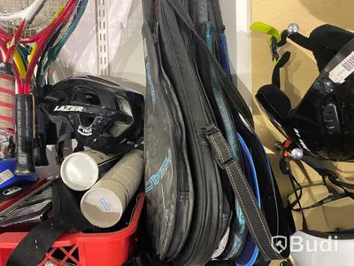 Ca 40st begagnade racket, varav 28st är tennisracket. Kända märken Wilson, Prince, Dunlop m.fl