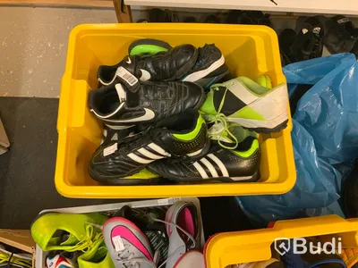 Parti begagnade sportskor