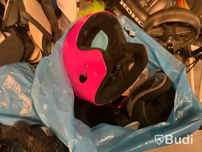 4st säckar begagnade hjälmar