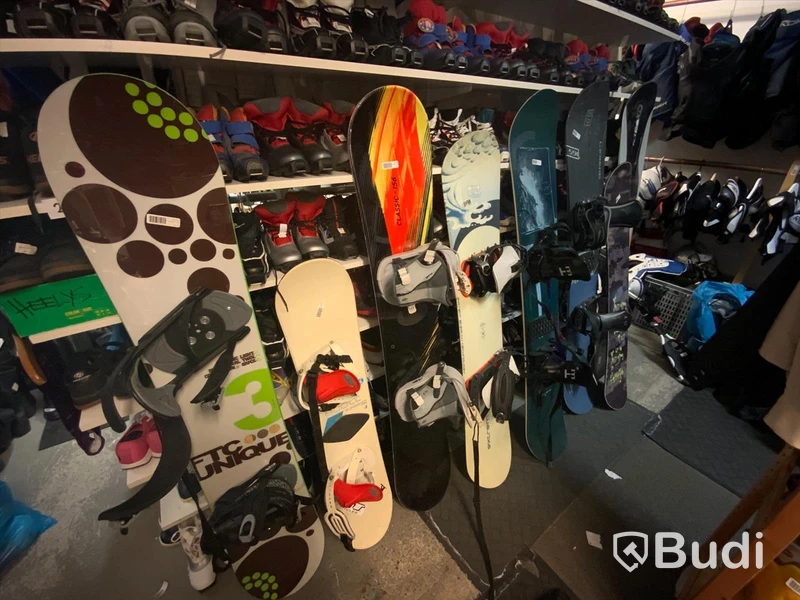 8st begagnade snowboards