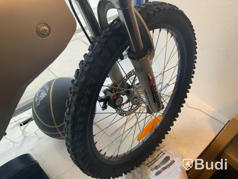 Cykel begagnad 20 tum, dämpad med skivbroms