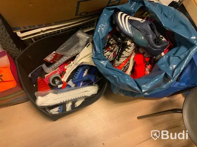 Parti med div blandad sportutrustning