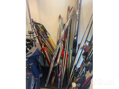 Ca 16 par begagnade skidor olika längder och modeller