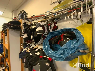 12st begagnade axelskydd för hockey olika storlekar