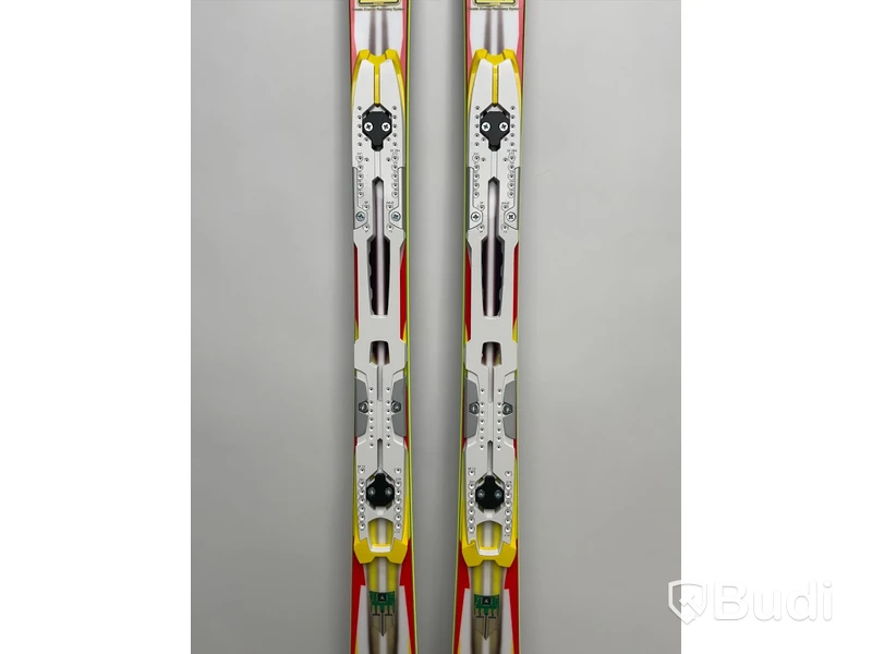 Skidor HEAD supershape L175. Utan bindning