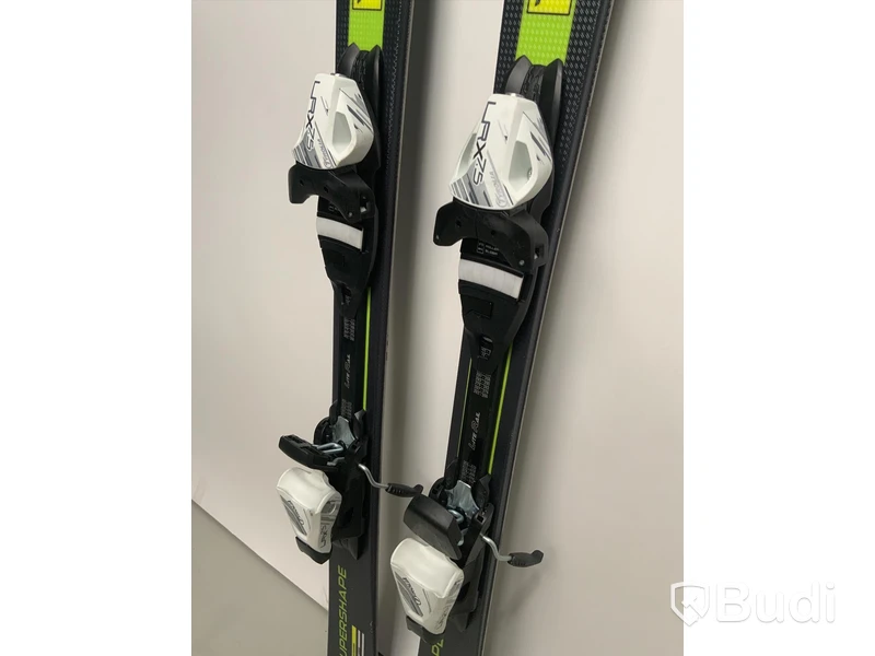 Skidor HEAD supershape L140
