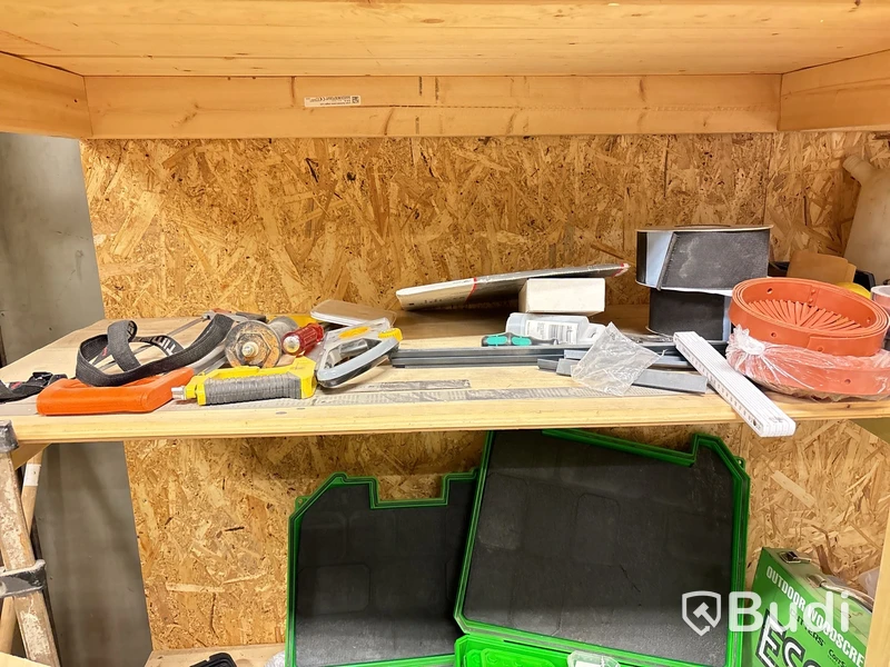 Byggmaterial, verktyg m.m. Stort parti.