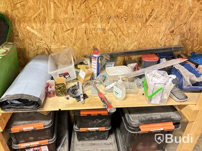Byggmaterial, verktyg m.m. Stort parti.