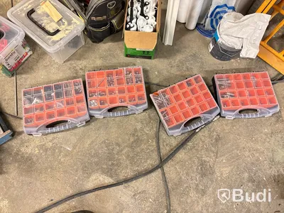 Byggmaterial, verktyg m.m. Stort parti.