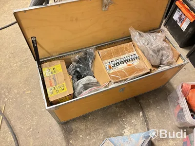 Byggmaterial, verktyg m.m. Stort parti.