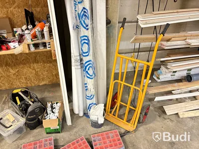 Byggmaterial, verktyg m.m. Stort parti.
