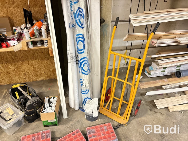 Byggmaterial, verktyg m.m. Stort parti.