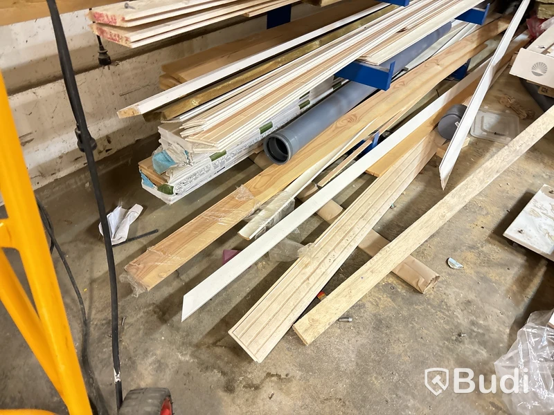 Byggmaterial, verktyg m.m. Stort parti.