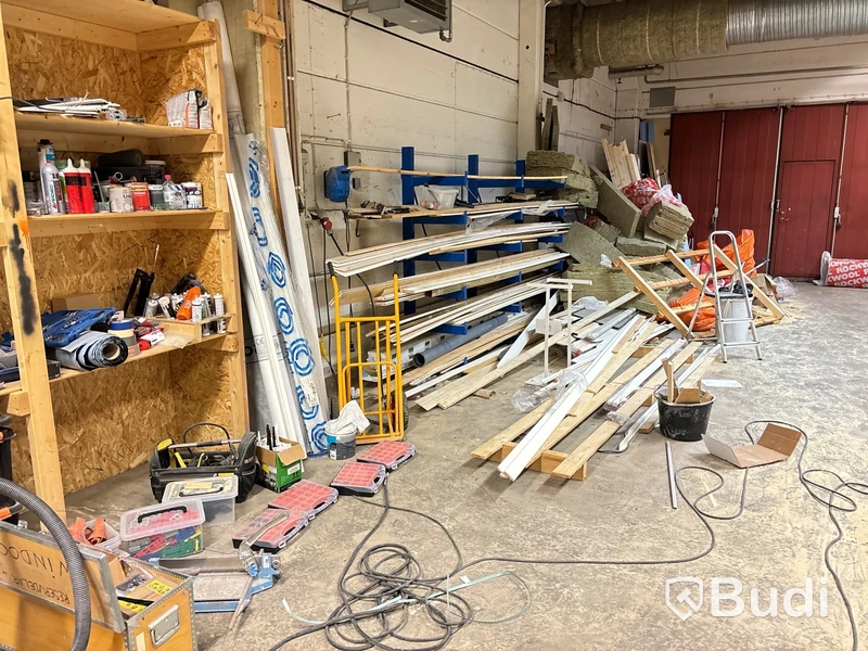 Byggmaterial, verktyg m.m. Stort parti.