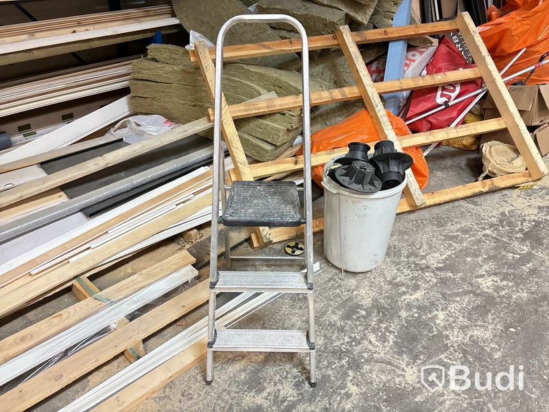 Byggmaterial, verktyg m.m. Stort parti.