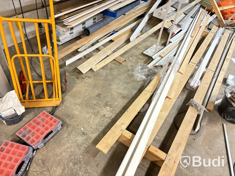 Byggmaterial, verktyg m.m. Stort parti.