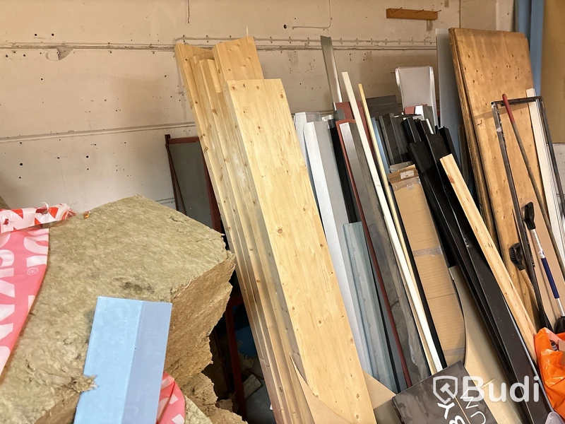 Byggmaterial, verktyg m.m. Stort parti.