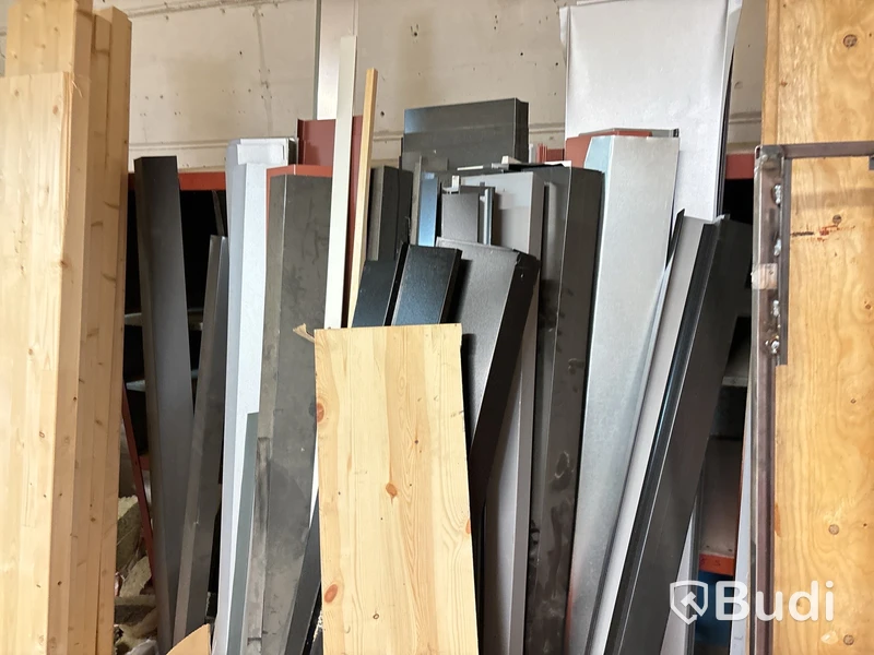 Byggmaterial, verktyg m.m. Stort parti.