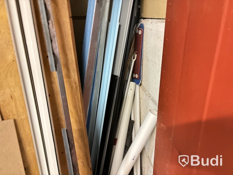 Byggmaterial, verktyg m.m. Stort parti.