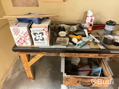 Byggmaterial, verktyg m.m. Stort parti.
