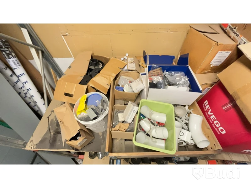 Byggmaterial, verktyg m.m. Stort parti.