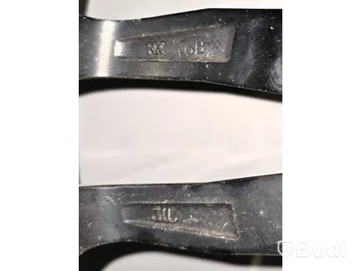 Sommardäck på 19" aluminiumfälg.