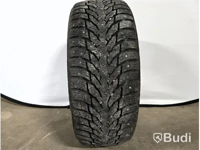 Vinterdäck på 19" alufälgar.