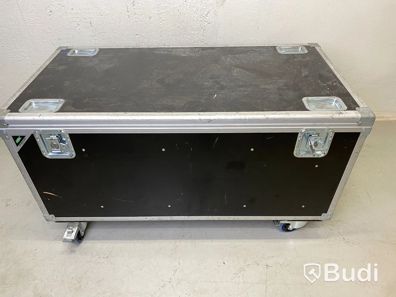 6st D&B Audiotechnik E8 i Holmberg case på hjul Nypris ca 23000 SEK/st